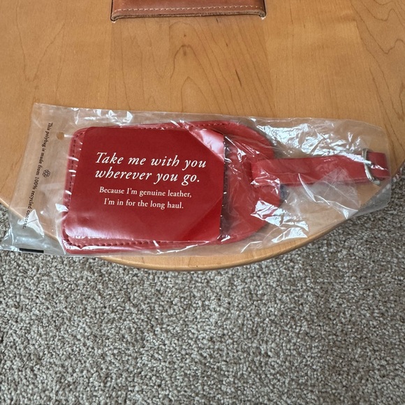 New, Never Used Viking Red Leather Luggage Tag - Picture 2 of 5